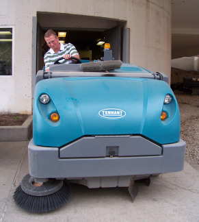 TENANT S30 SWEEPER Image